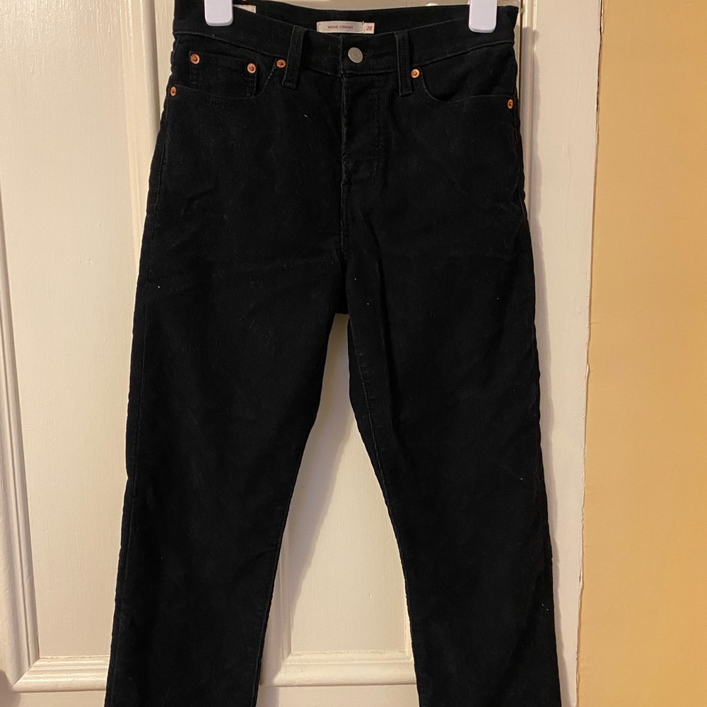 Levi’s wedgie fit corduroys